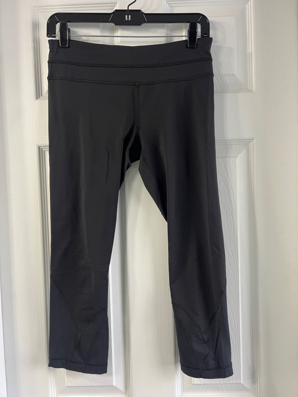 Authentic lululemon athletica Black Capri Leggings 23”